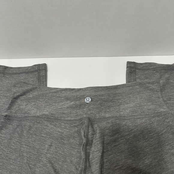 Lululemon Grey Size 6 Women’s Short Leggings, waist 28”, inseam 23”, length - Picture 5 of 14